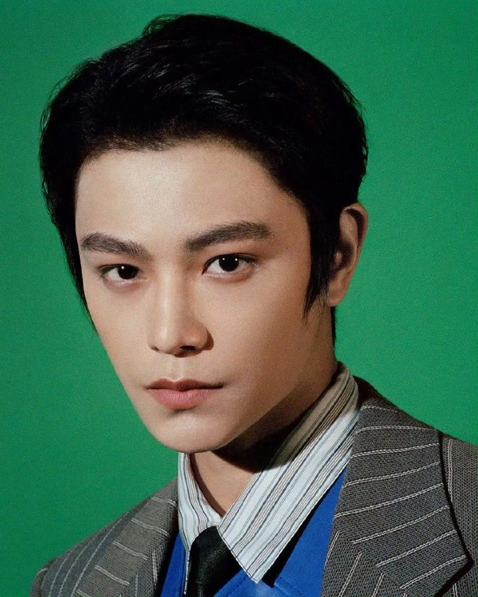 还是想说一句丁禹兮不适合奢侈品🙊 ​​​