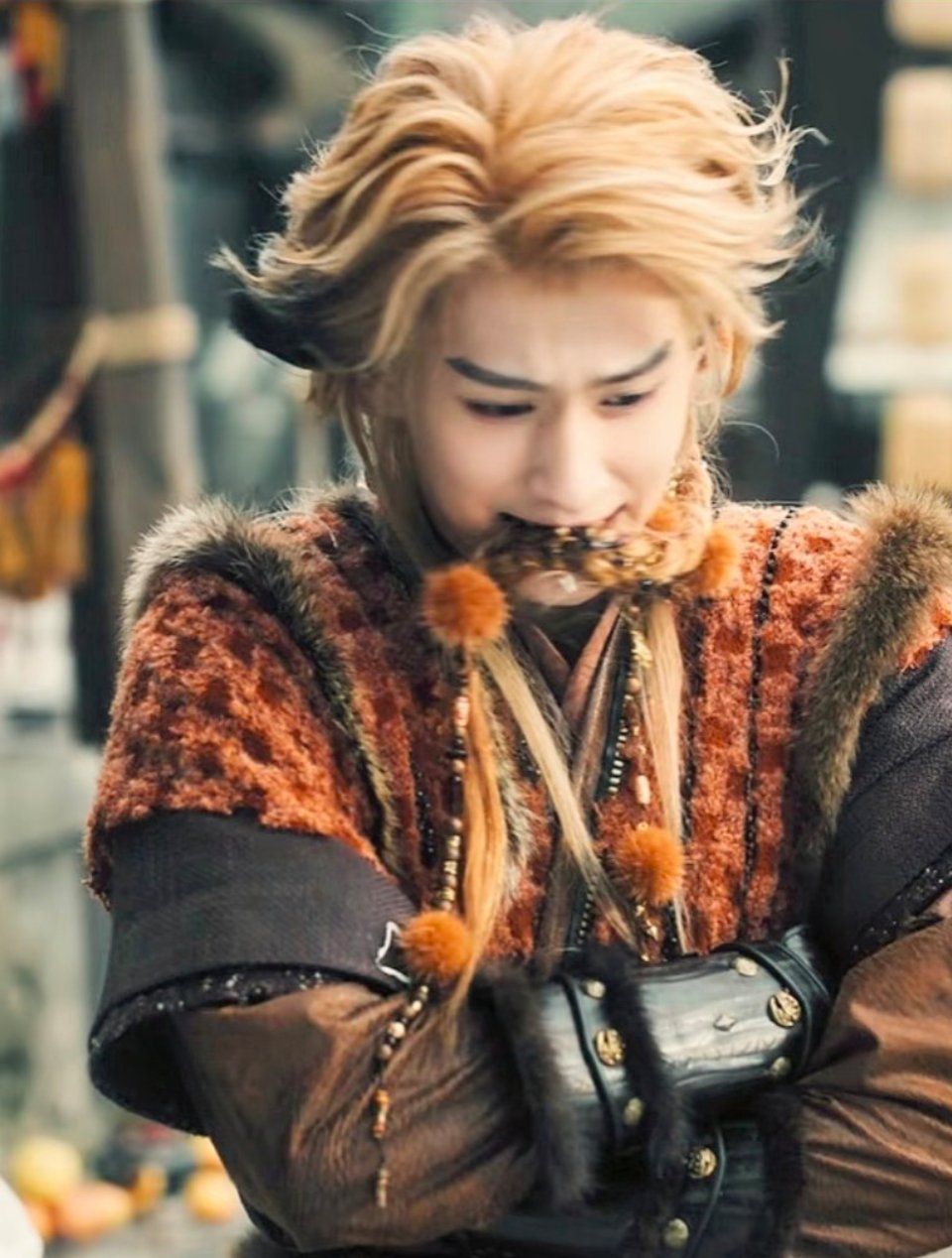 英磊你咬小辫子的时候，小辫子正失禁的看着你！！！