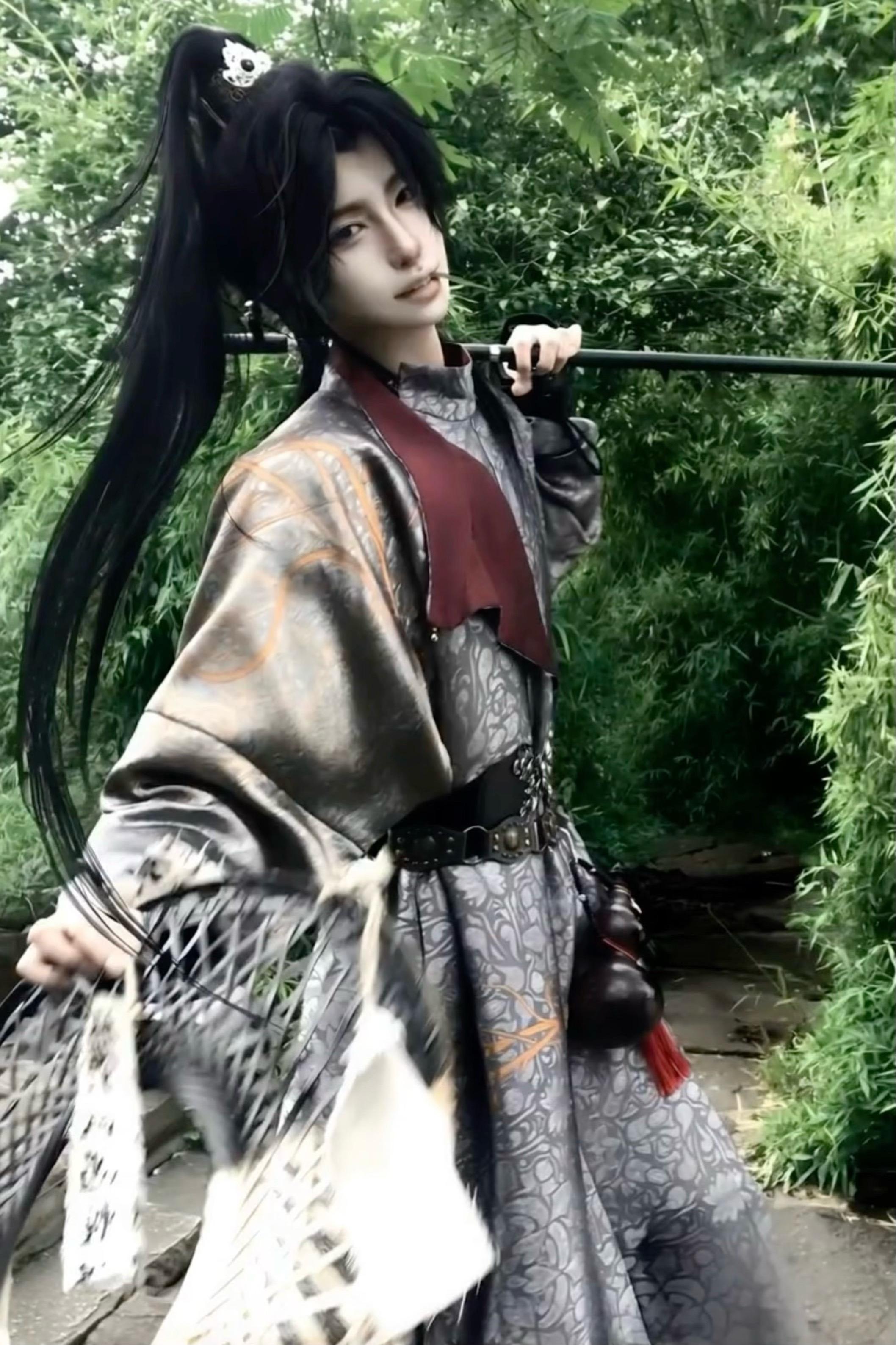 你把我心搞得一团乱 还在那可爱的笑！