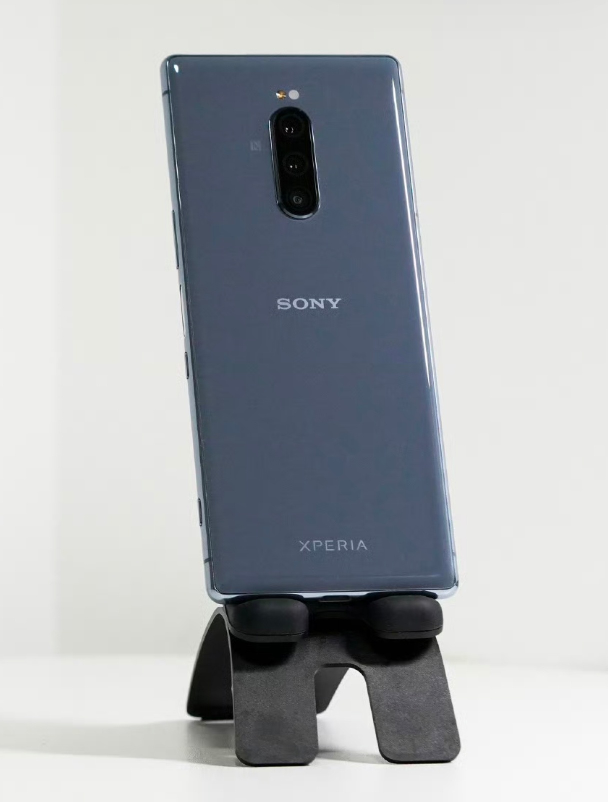 有 Xperia 水泥灰那味儿吗？