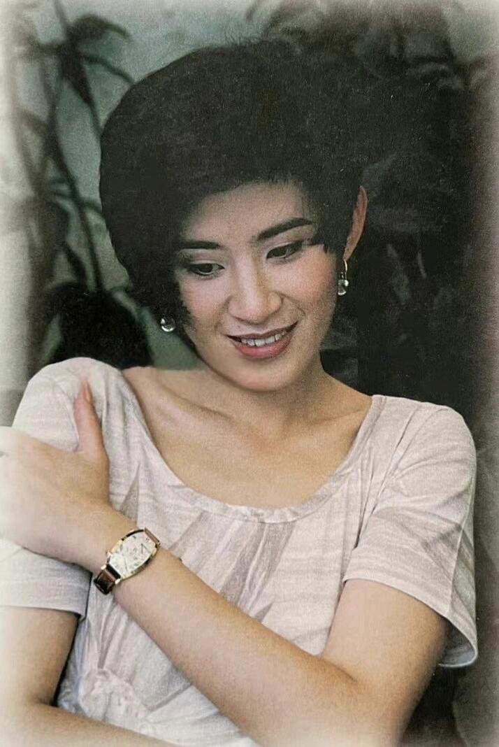 吴君如首个内娱真人秀是一路繁花3 花落谁家？桃直接官宣吴君如！爽朗性格遇上繁花，