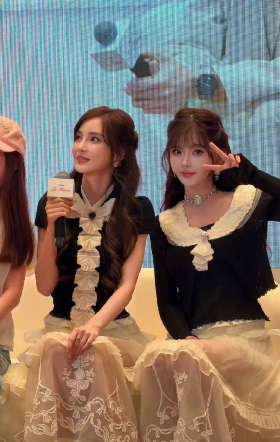 Angelababy夸韩安冉女儿 破次元互动好有爱！顶流女神Baby被韩安冉女儿