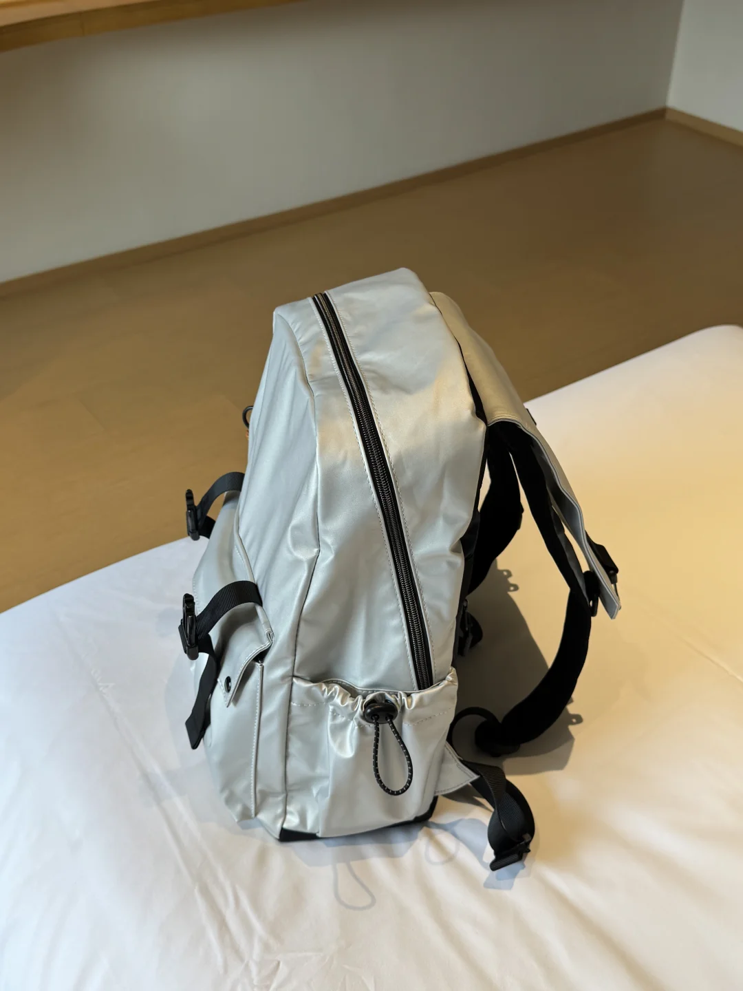 小酷又百搭！！ 敲适合旅行的轻便背包🎒