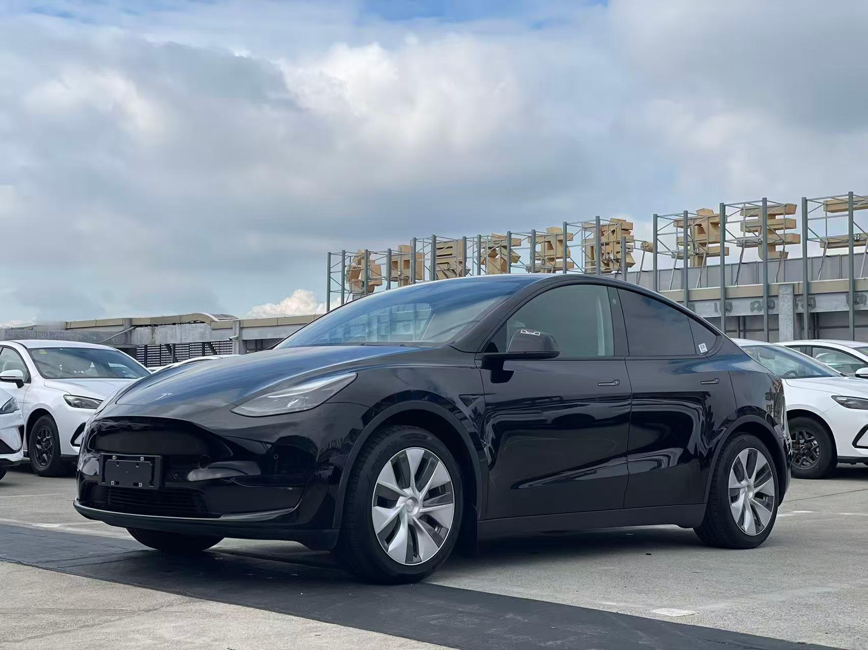 特斯拉Model Y只要不嫌弃它是毛胚房，买二手的也划算的[doge] ​​​