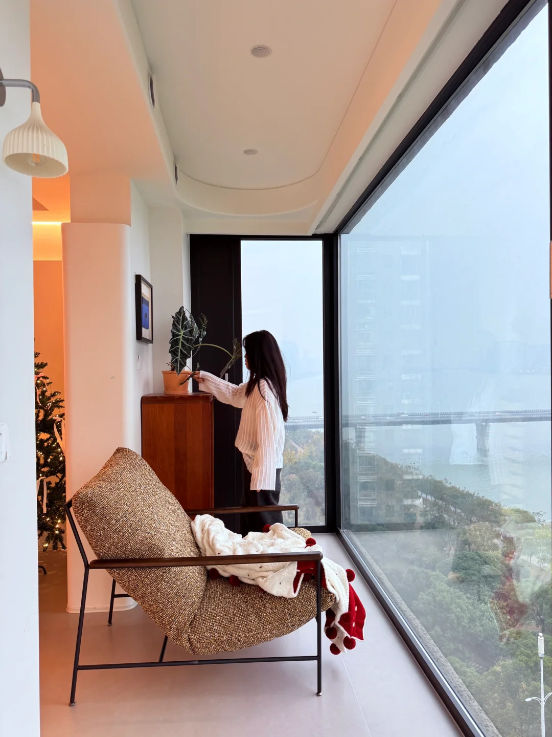 为了这面江景！200W 冲动买的房…….