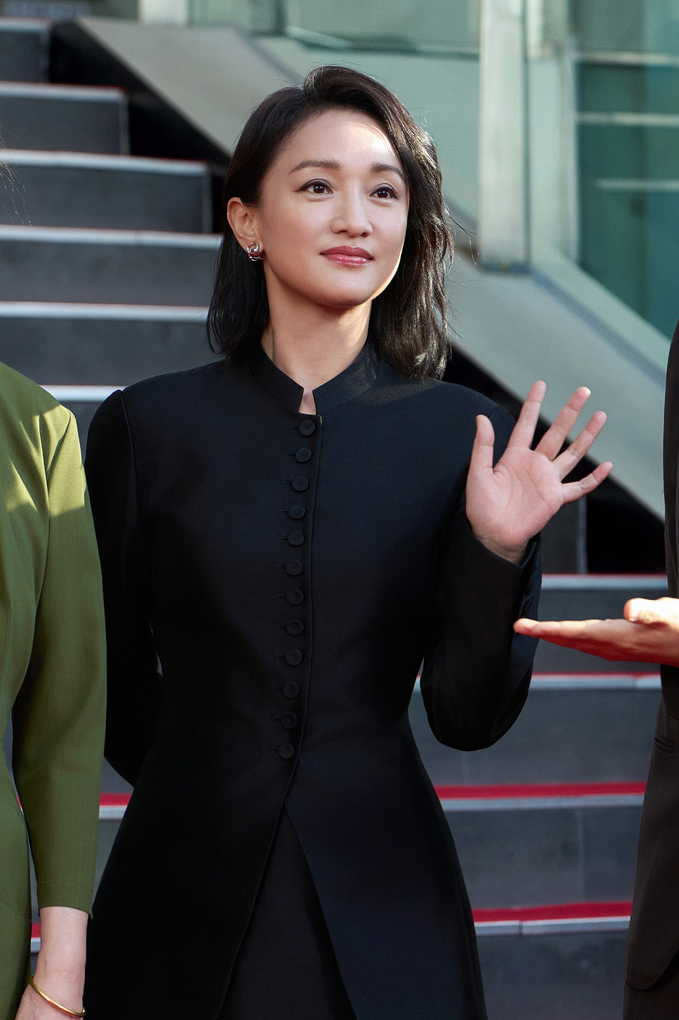 周迅新片釜山电影节首映《初次尝到寂寞》釜山世界首映落幕，周迅演技细腻动人，海外观