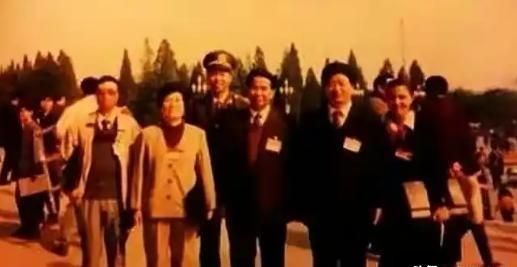 1989年12月，一架中国客机突遭4架韩空军战斗机包围和粗暴驱赶！燃油耗尽的客机