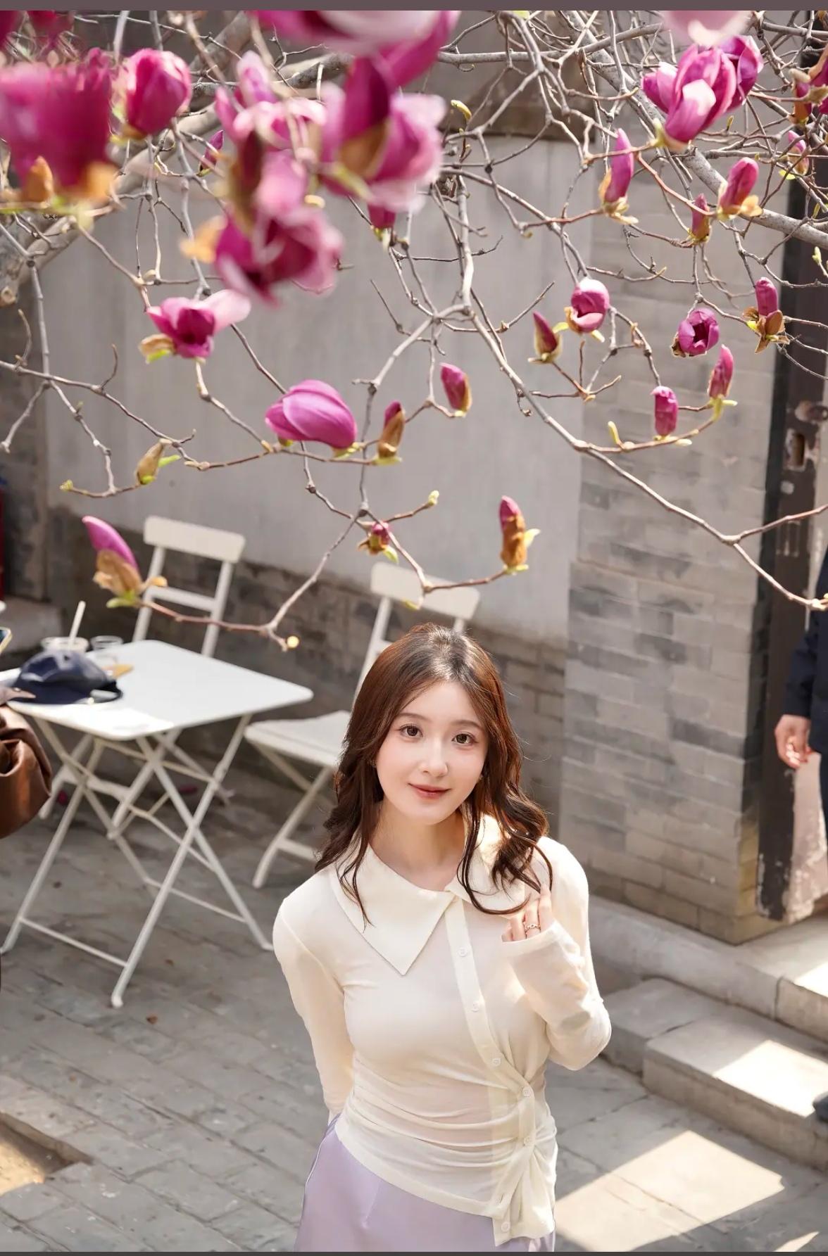 春日花语，温柔绽放，浅笑嫣然。