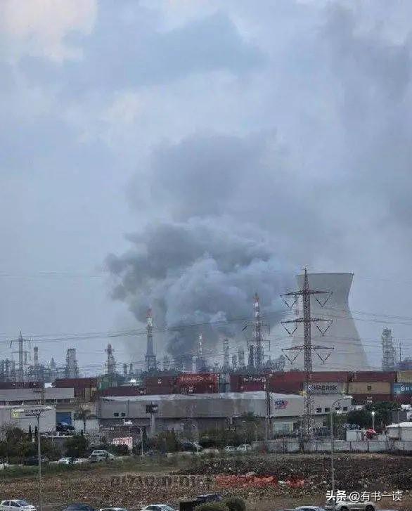 伊朗专挑大的揍，
伊朗这回是真下死手了！
直接把以色列最大的海法炼油厂给炸了，当