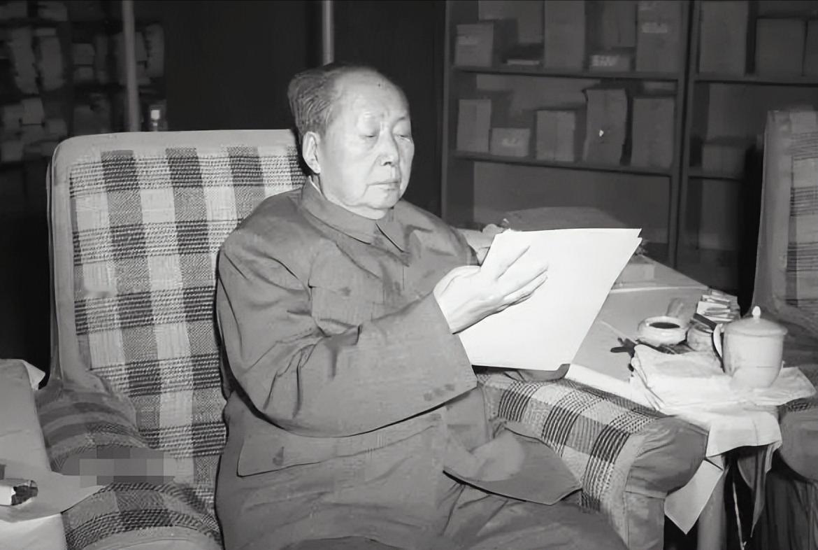 毛主席的五大遗憾：
 
第一：接班人选择谁？
 
毛主席在世时，曾苦心孤诣地选择