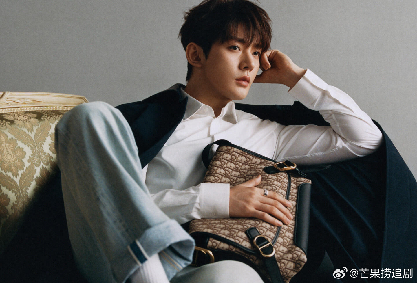 邓为内娱现役法拉利太权威，眼神拍得又纯又欲，很有故事感 