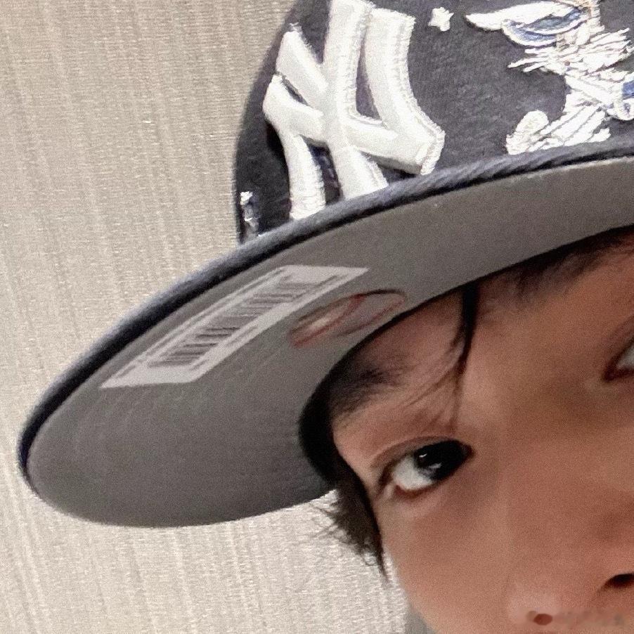 帽子又不撕标呀，笨。 