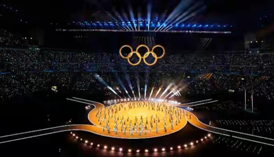 樊振东、陈梦等乒乓球运动员，纷纷到意大利现场为苏翊鸣、谷爱玲等人加油助威，体现了