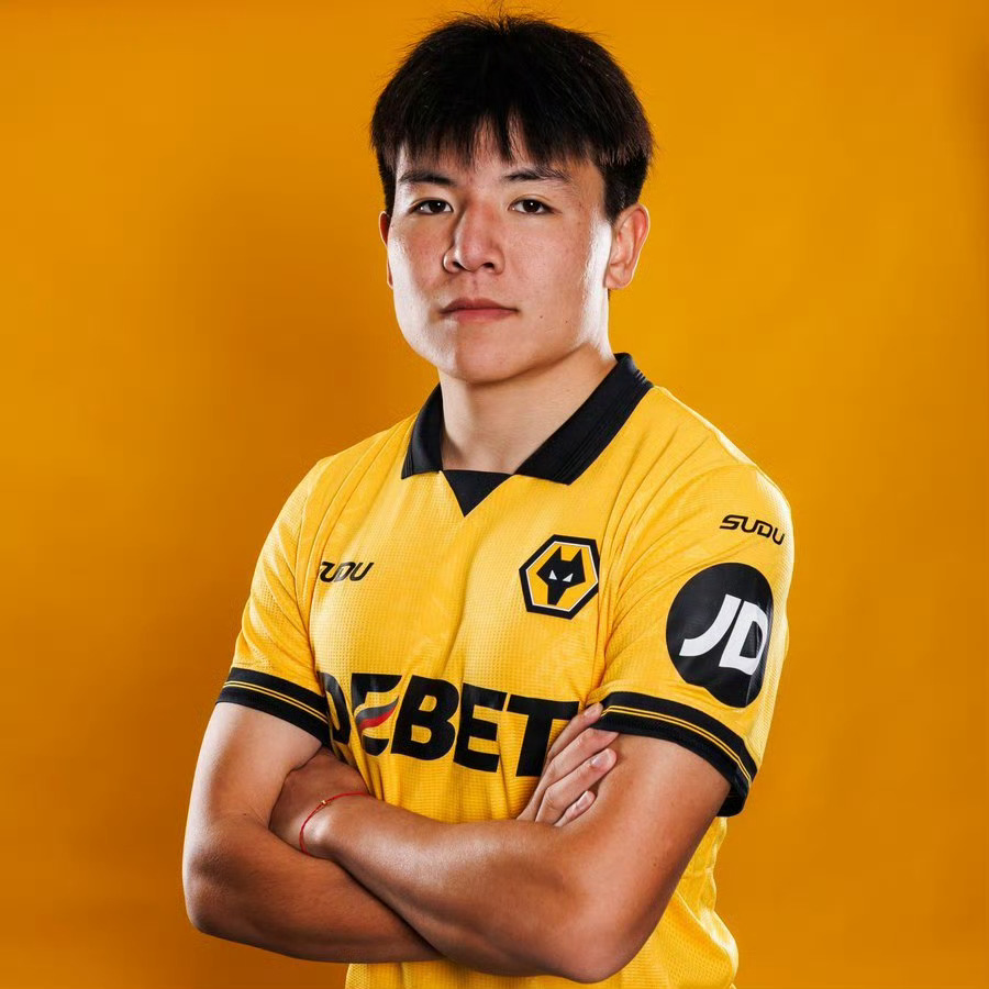 徐彬租借加盟巴恩斯利【欧洲快评】这是一笔低调务实、着眼未来的留洋操作。对徐彬个人