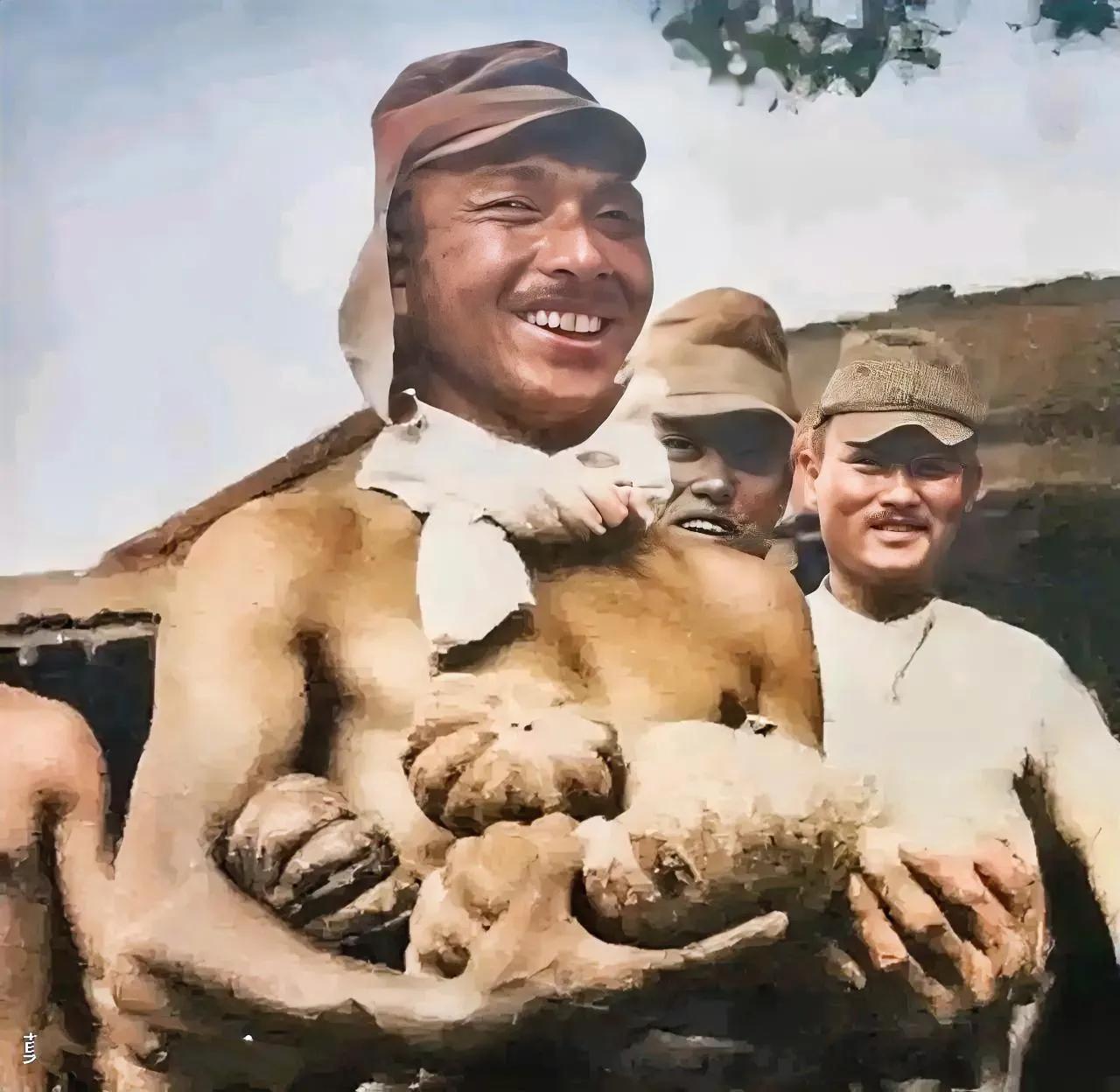 不要再被抗日神剧骗了， 这才是小鬼子进村“扫荡”的真实照片。

照片中，一名小鬼