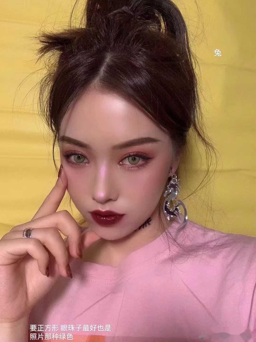 复古头像后来许多人问我一个人夜晚踟蹰路上的心情，我想起的却不是孤单和路长，男生头