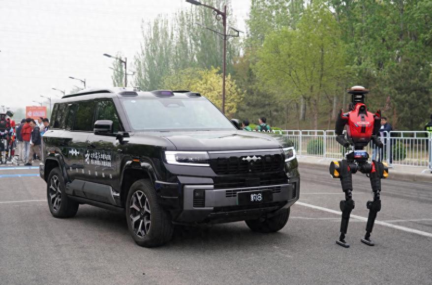 人机共生奔跑！方程豹探索出行新未来



跟大家说个超酷的事儿！2026年4月1