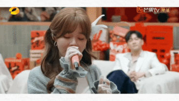 黄霄云黄霄雲新歌综艺首唱声生不息被一句“娃儿莫怕”破防！首唱舞台太好哭，温柔又有