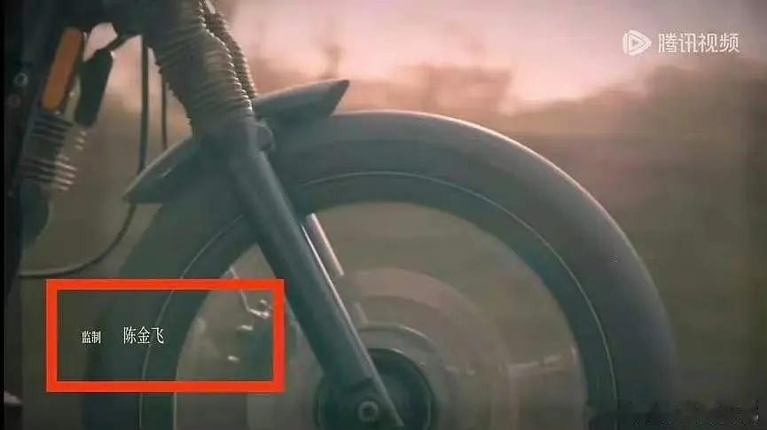 我线是不是内娱独一份啃老咖这个年记还在啃老从小被干发抚养，干现在都穴千多岁了，按