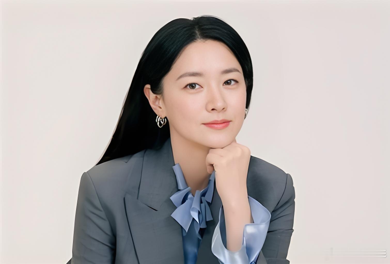 韩剧[超话]  李英爱向“第一夫人闺蜜门”爆料播主索赔案败诉   20日，首尔西