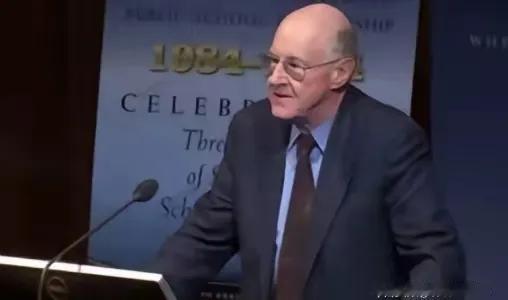 美国专家问“究竟要用什么办法，才能击败中国” ，这场景就像小学生纠结怎么赢过大学