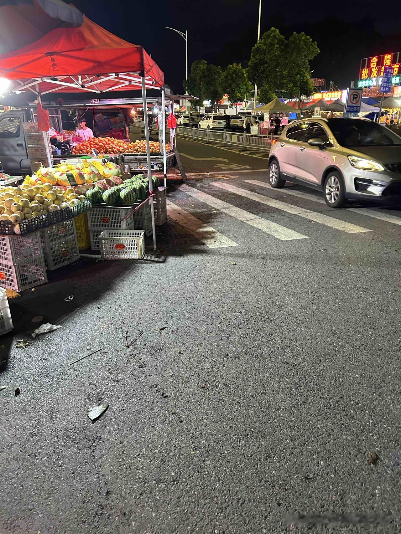 来到中山市一个星期了。今天休息，去逛了一下。没想到中山市这么萧条的一个地方，物价