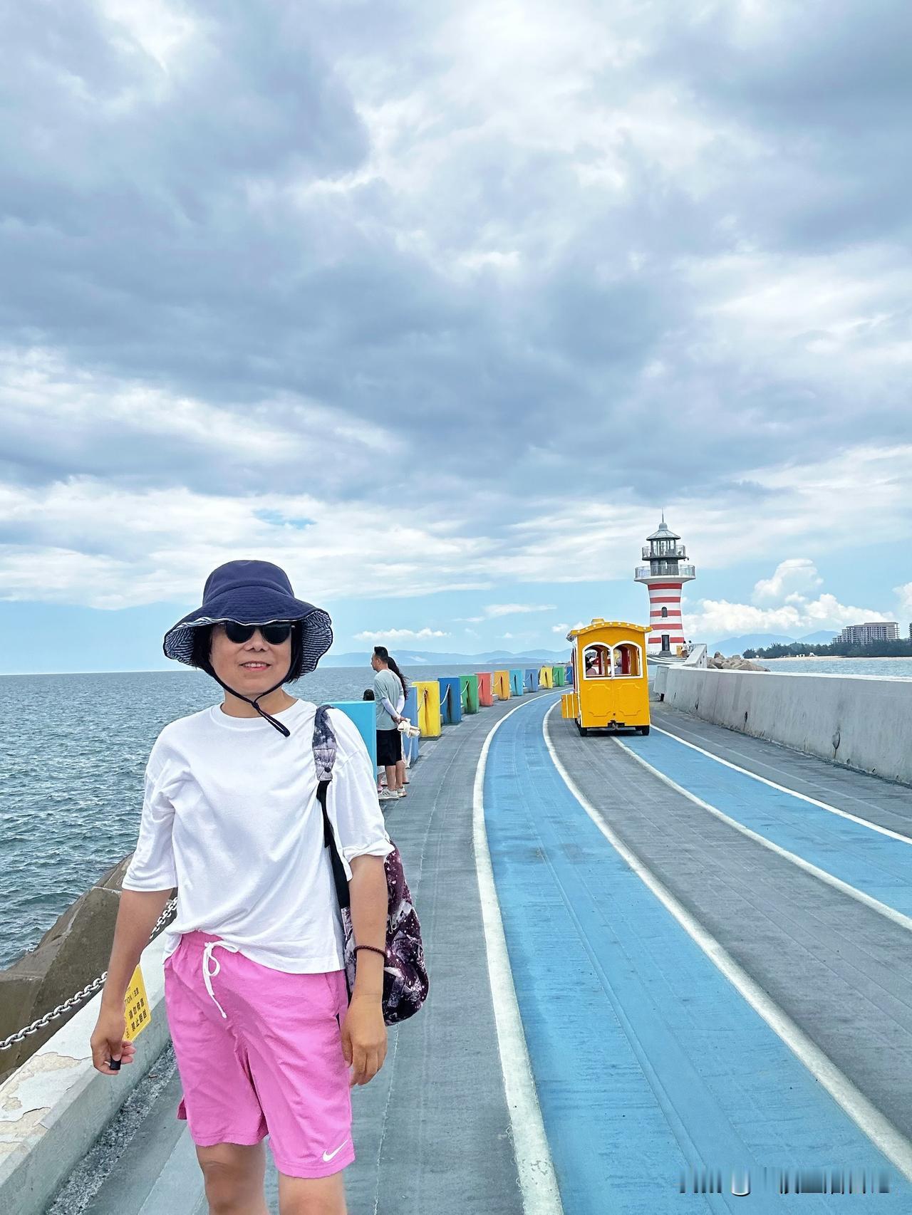 五一过后的海南真正进入了淡季！今天去清水湾，完全没有几个游客，自由灯塔实现拍照自