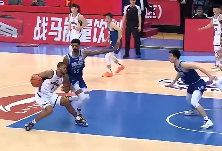 ​青岛双加时险胜辽宁 米奇30+22 段昂君24分 莱迪丢关键罚球
​北京时间2