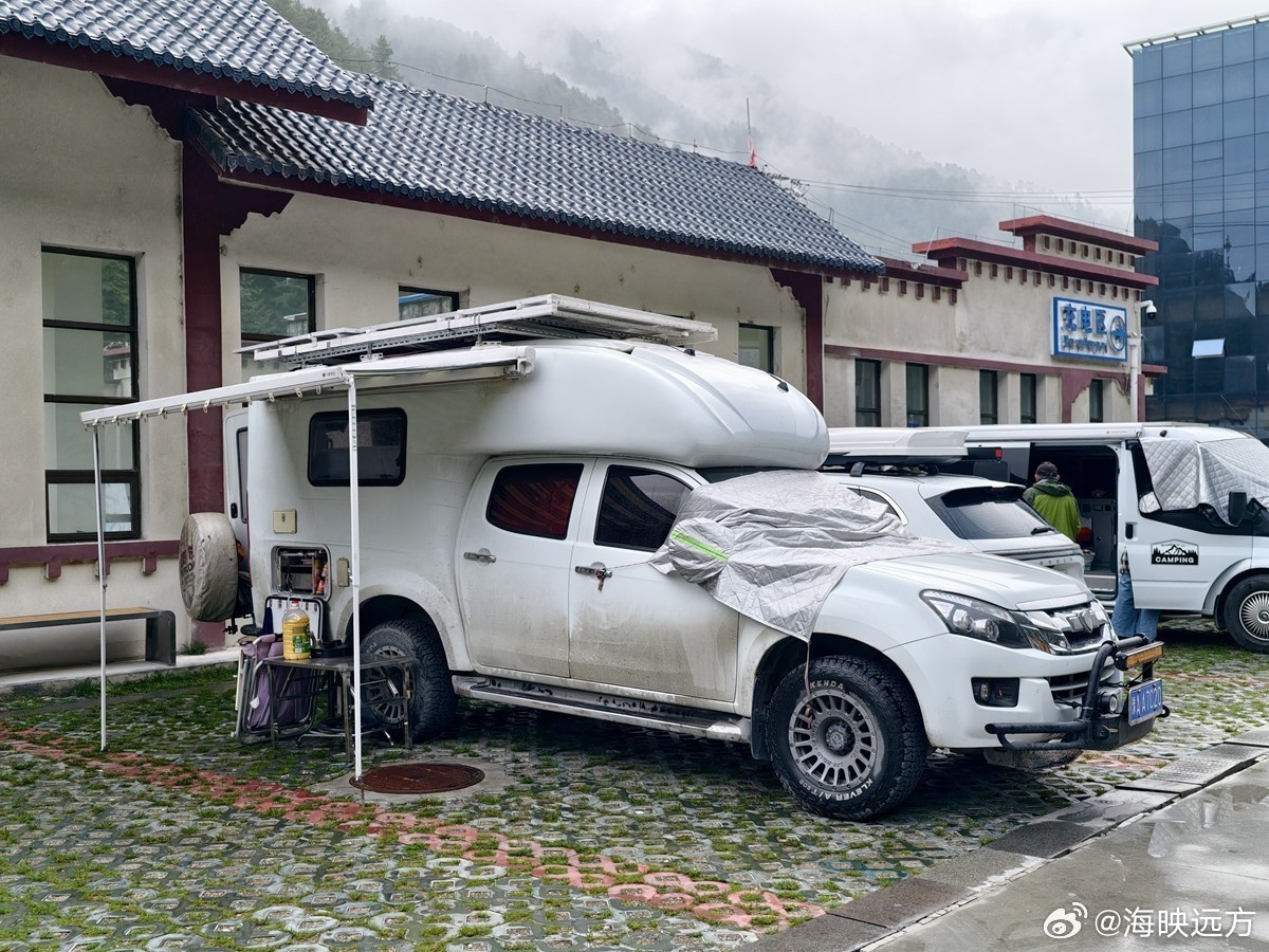旅行在自驾营地扎营遇见了五湖四海的人 ，没有客套，没有寒暄，轻松自在一声招呼。原