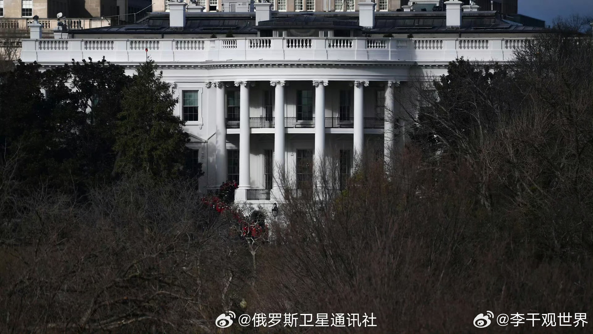【白宫：特朗普将与泽连斯基讨论俄乌和平解决问题】白宫对卫星通讯社称，美国总统特朗