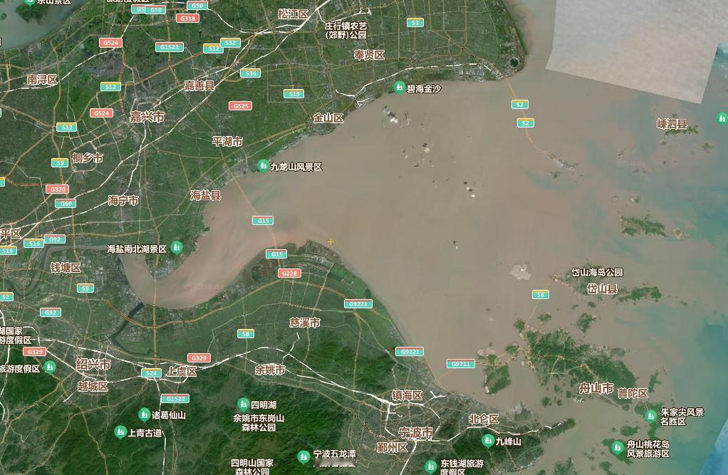 杭州湾的海水怎么会这么浑浊？
1、长江带来的巨量泥沙；
2、钱塘江带来的巨量泥沙