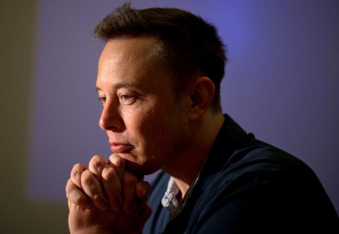 马斯克预警AI变革3到7年内会引发全球大动荡。
马斯克在访谈里提出过第三个预言，