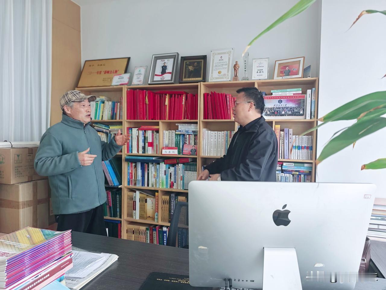 见到罗兴合会长，我才真正知道越优秀的人越努力！         

文/襄阳小沫