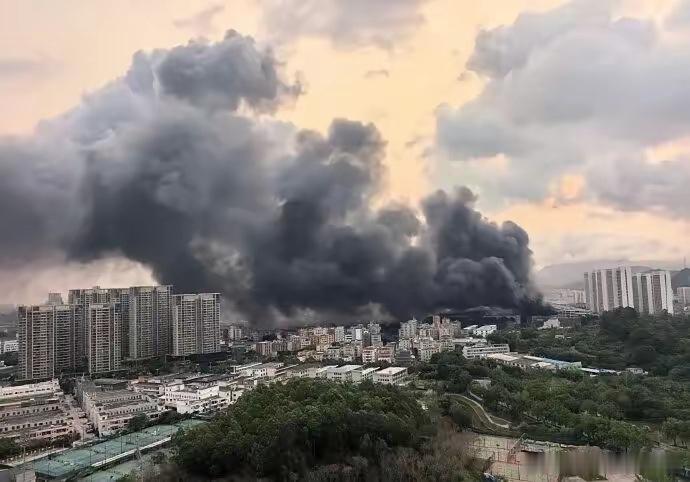 比亚迪公司起火应急管理局回应比亚迪公司起火比亚迪火灾无人员伤亡比亚迪 比亚迪回应