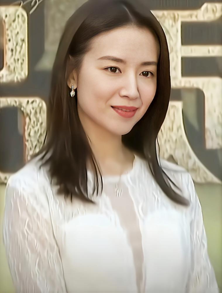 董洁猛扑进王大治那个坑洼怀抱时，潘粤明一定没想懂。你肯定也纳闷，神仙姐姐凭什么看