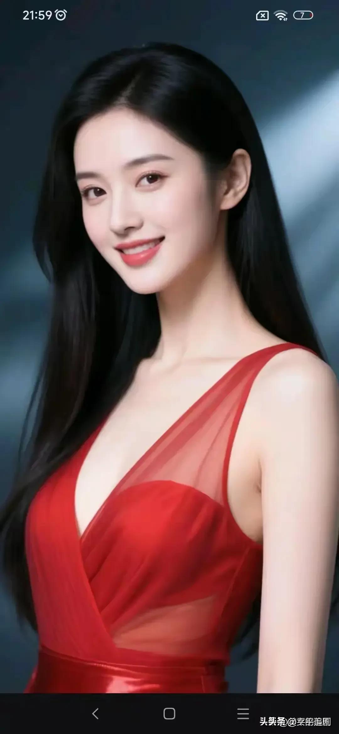 什么年龄段的女人最有女人味?
红纱轻笼，笑意明媚，在光影里晕开一场热烈又动人的浪