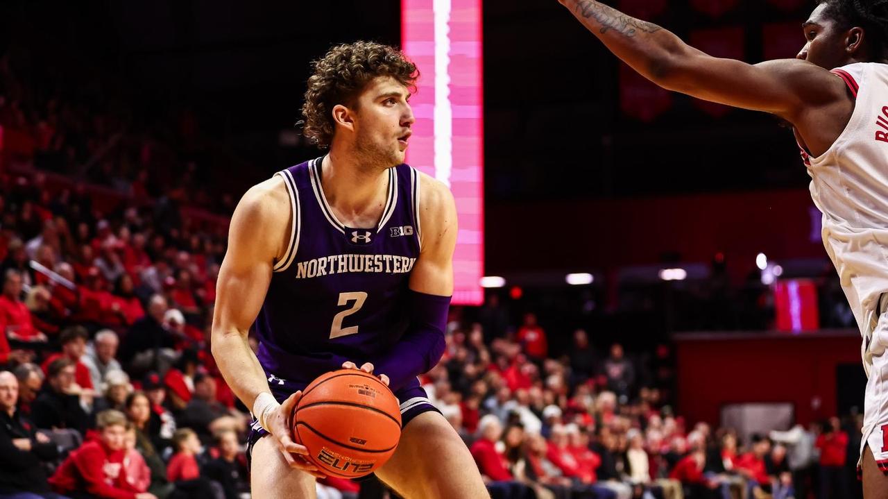 罗格斯大学坐镇主场经过加时苦战后以77比75战胜了西北大学。本场比赛后，罗格斯大