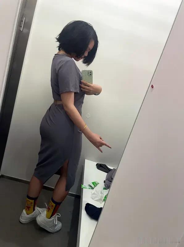 从相处的感受上来说，和微胖女人拥抱时，那种充实的触感能给男人带来一种温暖又安心的