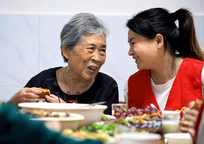 人们常说的养女就是