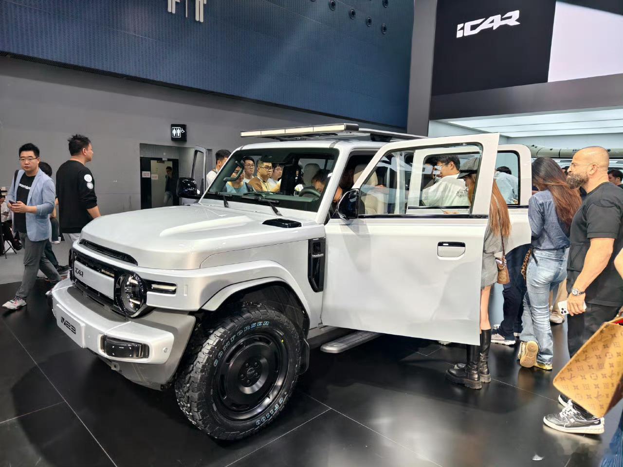 icar找到爆款密码  iCAR V23在广州车展上正式开启了预售，预售价区间为