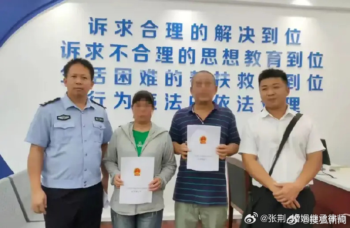 #男子暴力啃老10年挥霍百万# 这案子就是儿子啃老啃到法院门口了。据新闻报道，海