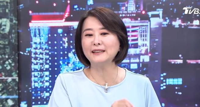 王鸿薇一口一个“中国”！7 月 2 日晚间政论节目里，国民党民意代表王鸿薇、媒体