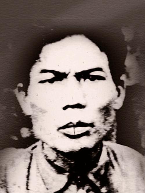 1932年，琼崖红军独立师师长王文宇，率部苦战，身边仅剩唯一警卫员，就派贴身警卫