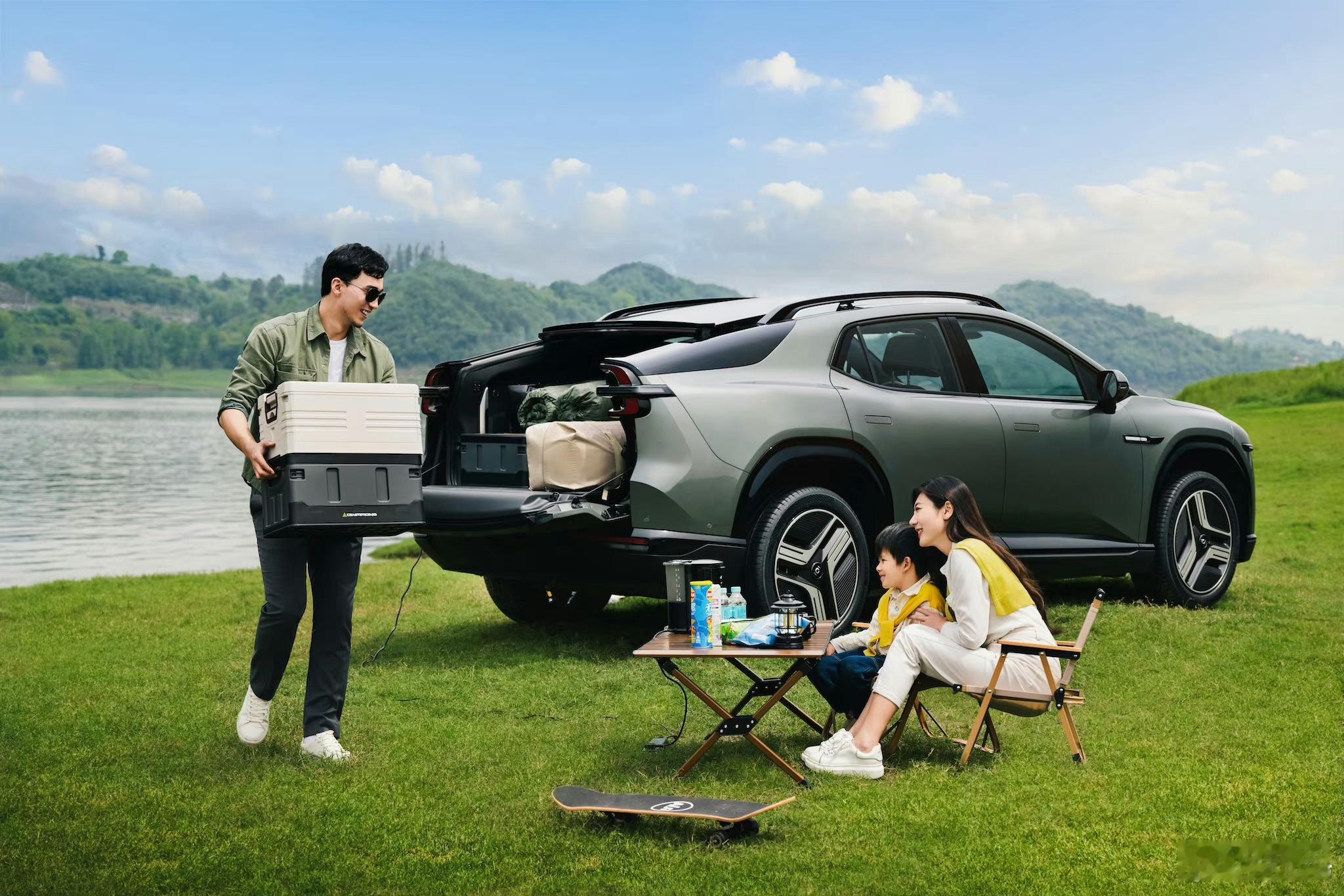 #长安启源E07比理想中的家更理想# 看到“比理想中的家更理想”，让我想到了某品