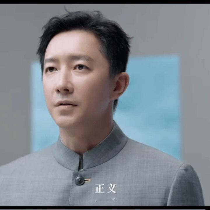 韩庚说历史是最好的清醒剂正义，从不会孤军奋战今天的安稳，是先辈从战火里托举出来的