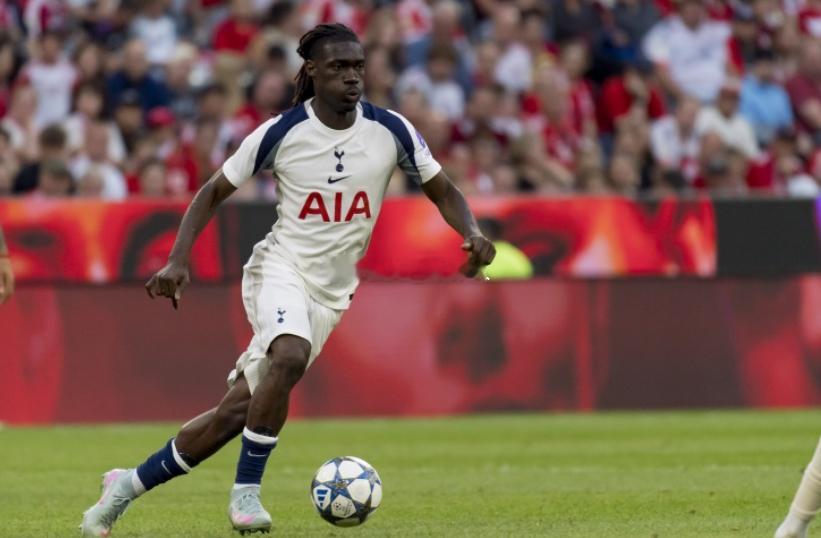 热刺中场比苏马日前接受《太阳报》采访，他就自己吸食笑气一事道歉，并表示是家中被盗