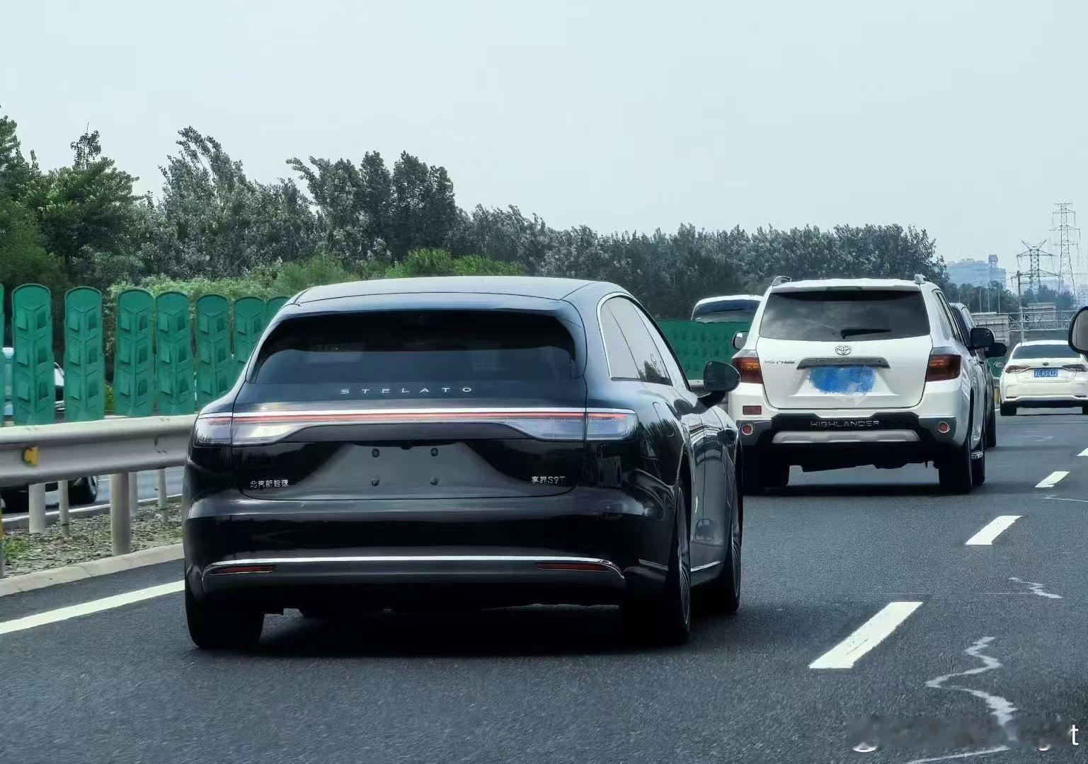 旅行车还是帅的。  ​​​