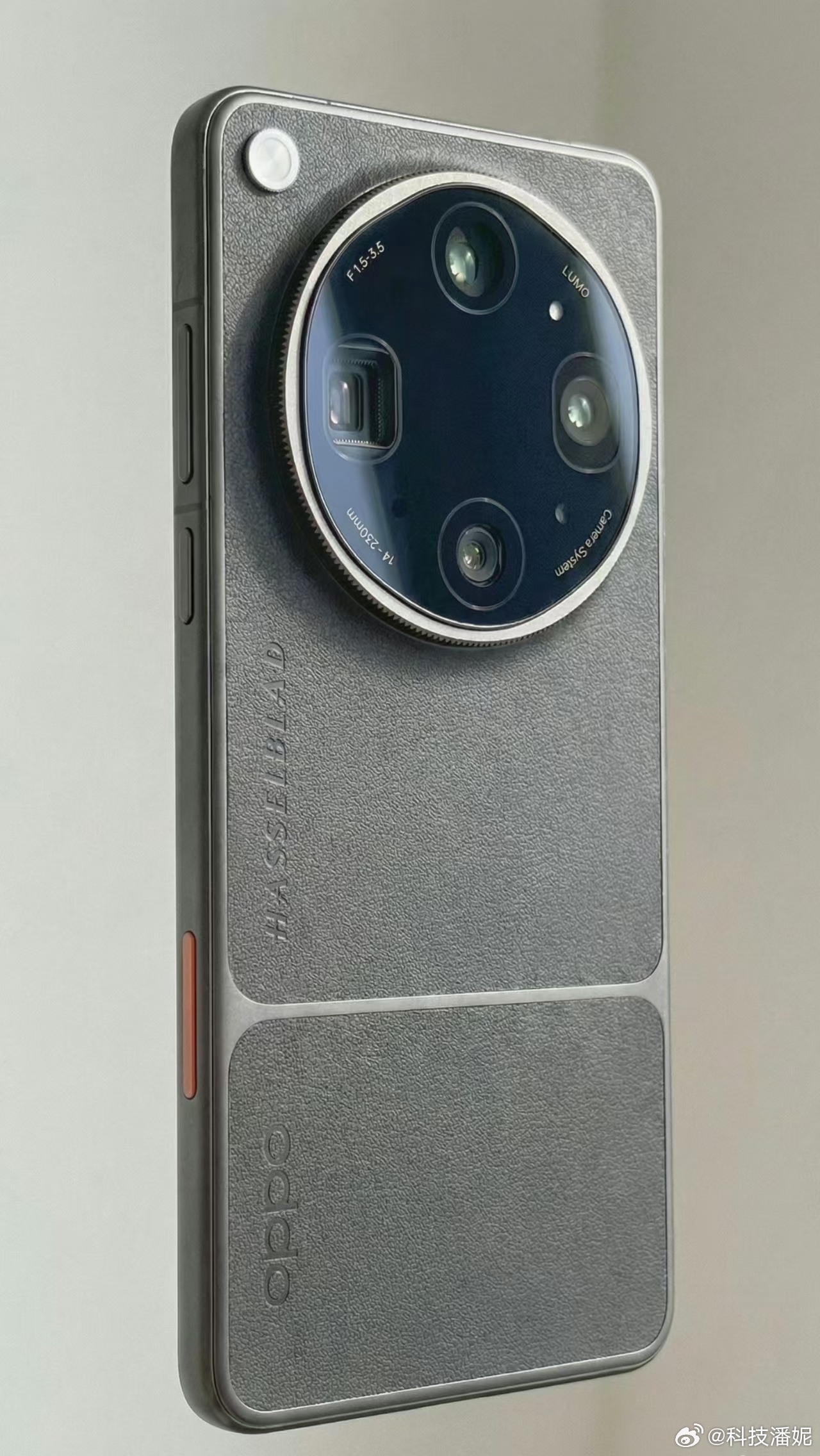 OPPO find  X9 UItra 三个颜色曝光，个人更喜欢深色，看上去就特