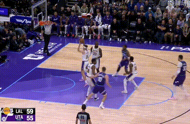 八村垒这赛季的三分48%创新高，上半场三分3中2