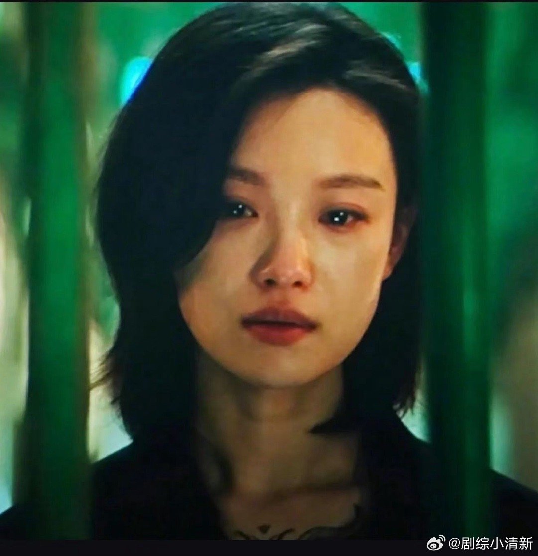 倪妮2集哭了15次隐身的名字 谁懂倪妮哭戏的细节暴击！明明眼眶已经红透，却偏要咬